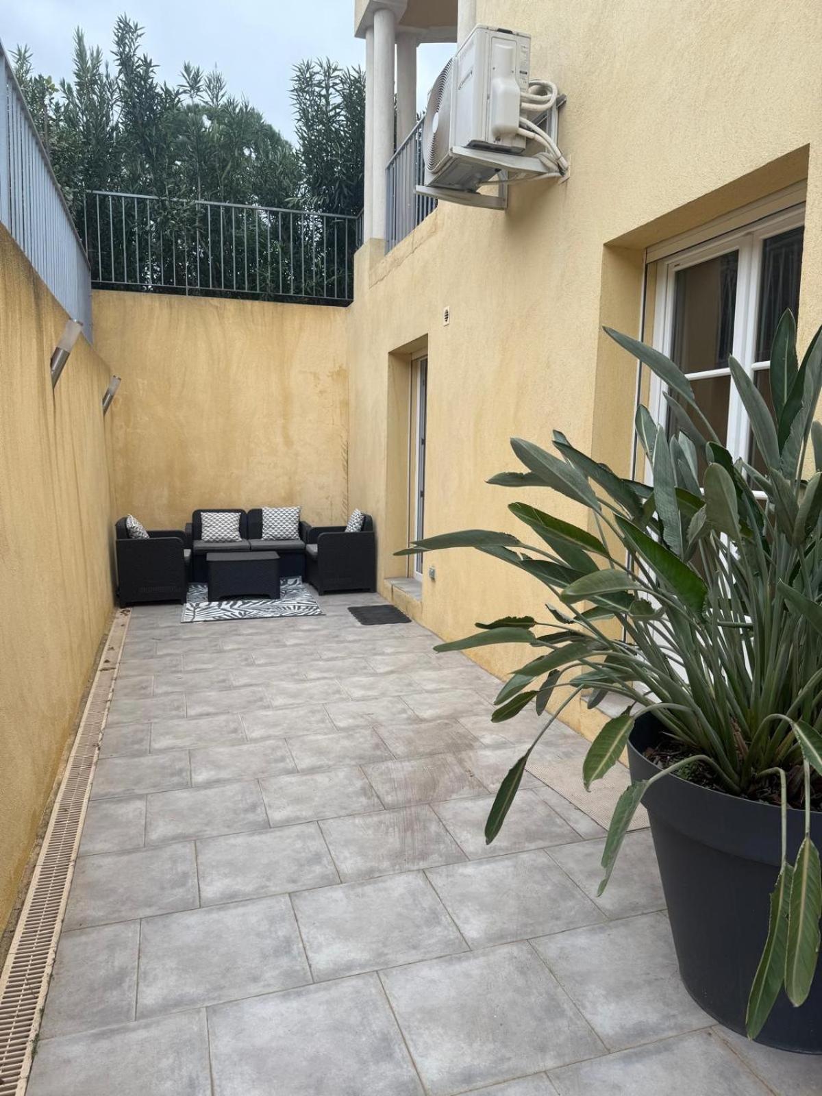Detente Bas De Villa Jacuzzi, Piscine A 15 Min De Nice Карро Экстерьер фото